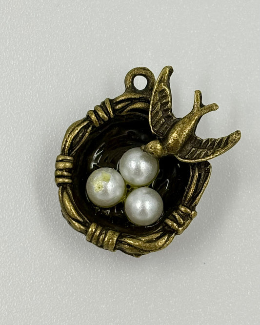 Bird Nest Pearl Needle Minder