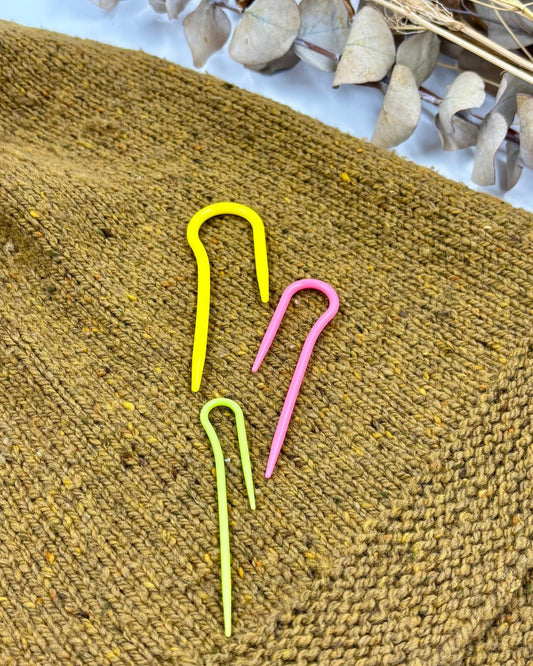 Plastic Cable Needles Pack