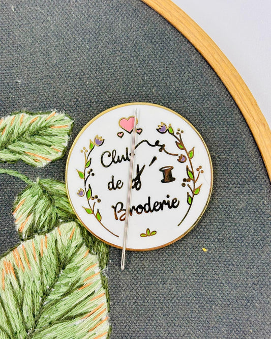 Needle Minder - Club de Broderie Exclusive Design