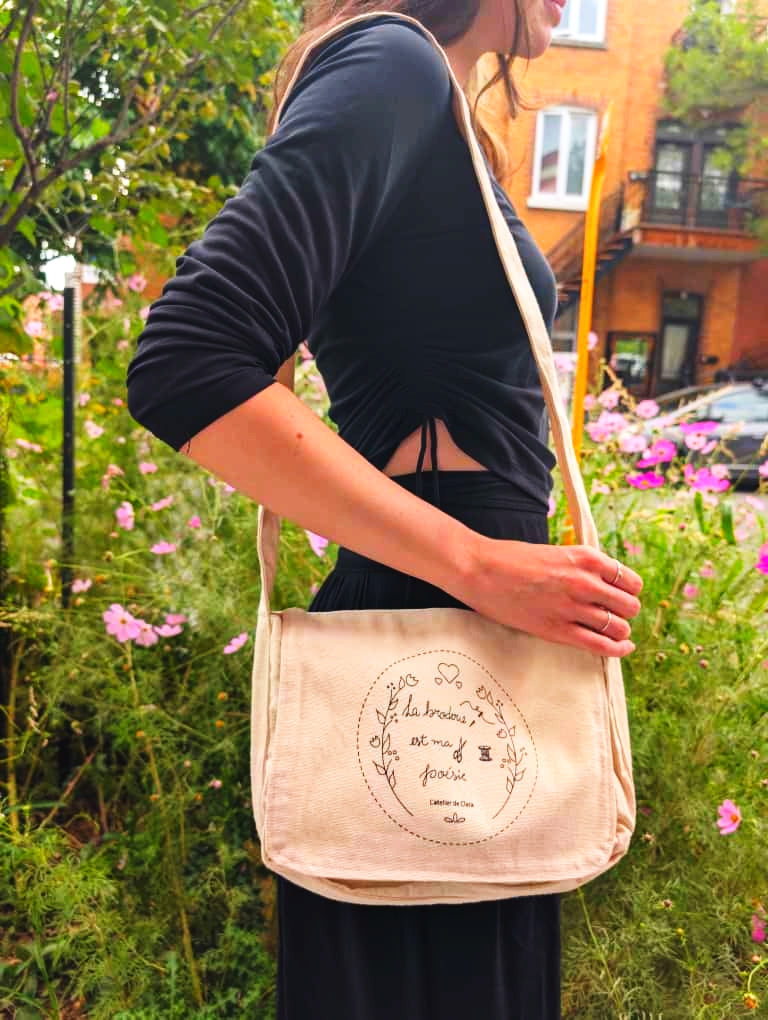 Messenger Bag to Embroider
