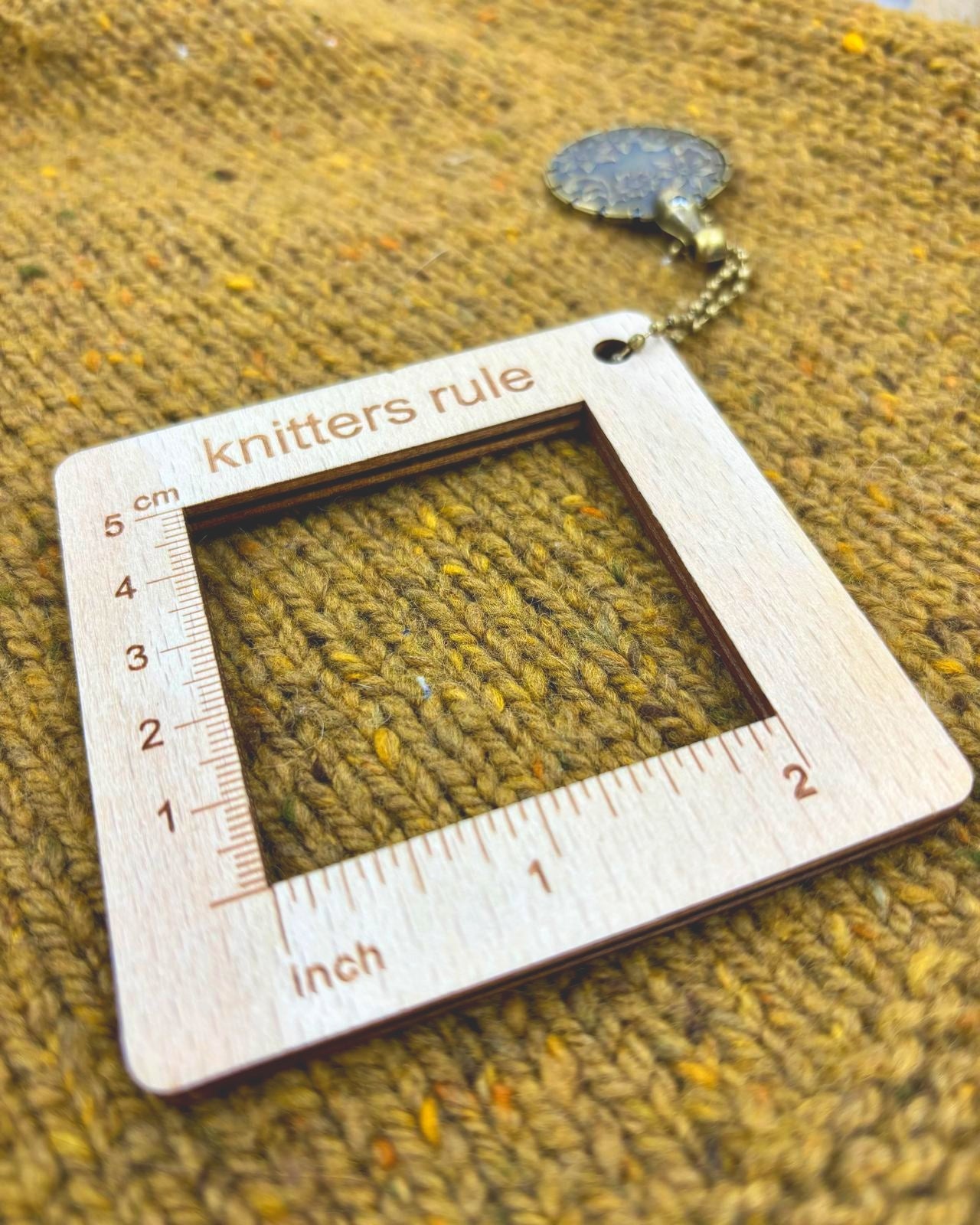 Gauge Measurement Tool with Thread Cutter