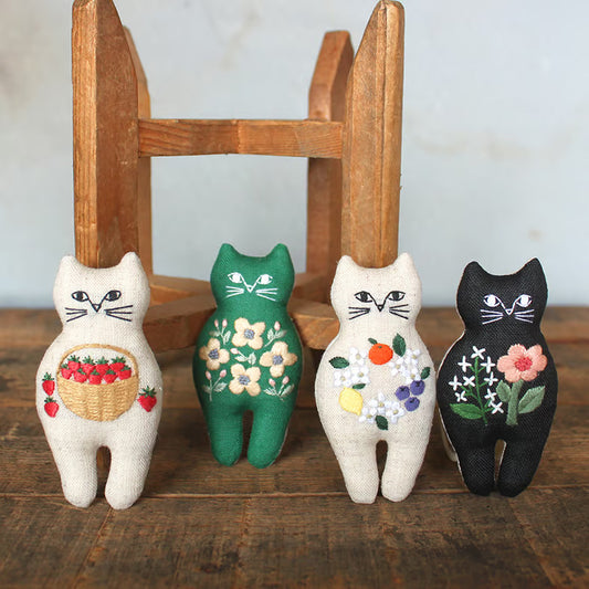 Nekogao Embroidery Kit — Cat Brooch 🐱🌸