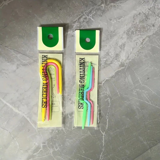 Plastic Cable Needles Pack