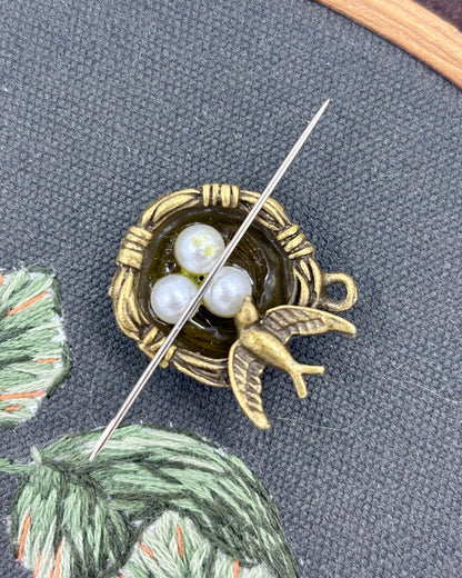 Bird Nest Pearl Needle Minder