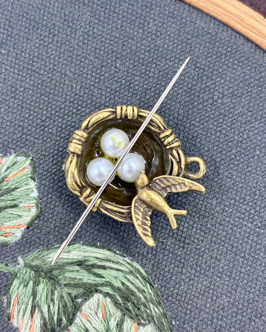 Bird Nest Pearl Needle Minder