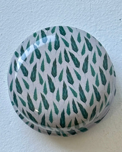 Tiny Round Floral Metal Box with 8 Stitch Markers