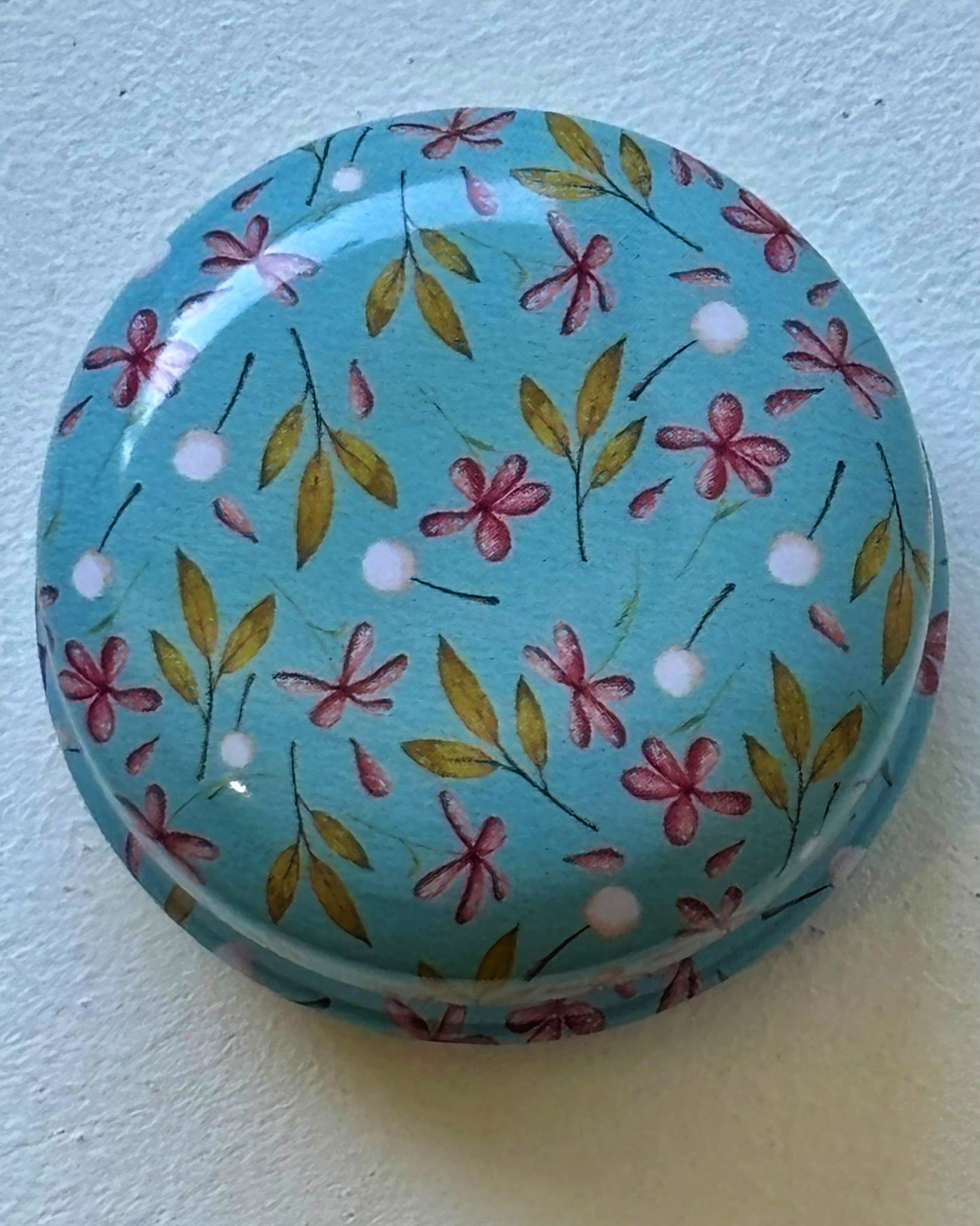 Tiny Round Floral Metal Box with 8 Stitch Markers
