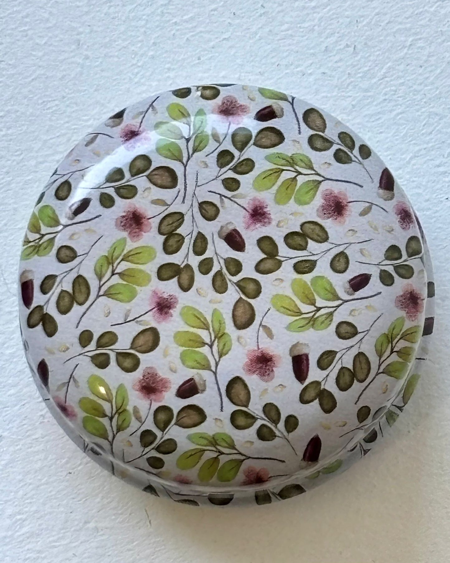 Tiny Round Floral Metal Box with 8 Stitch Markers