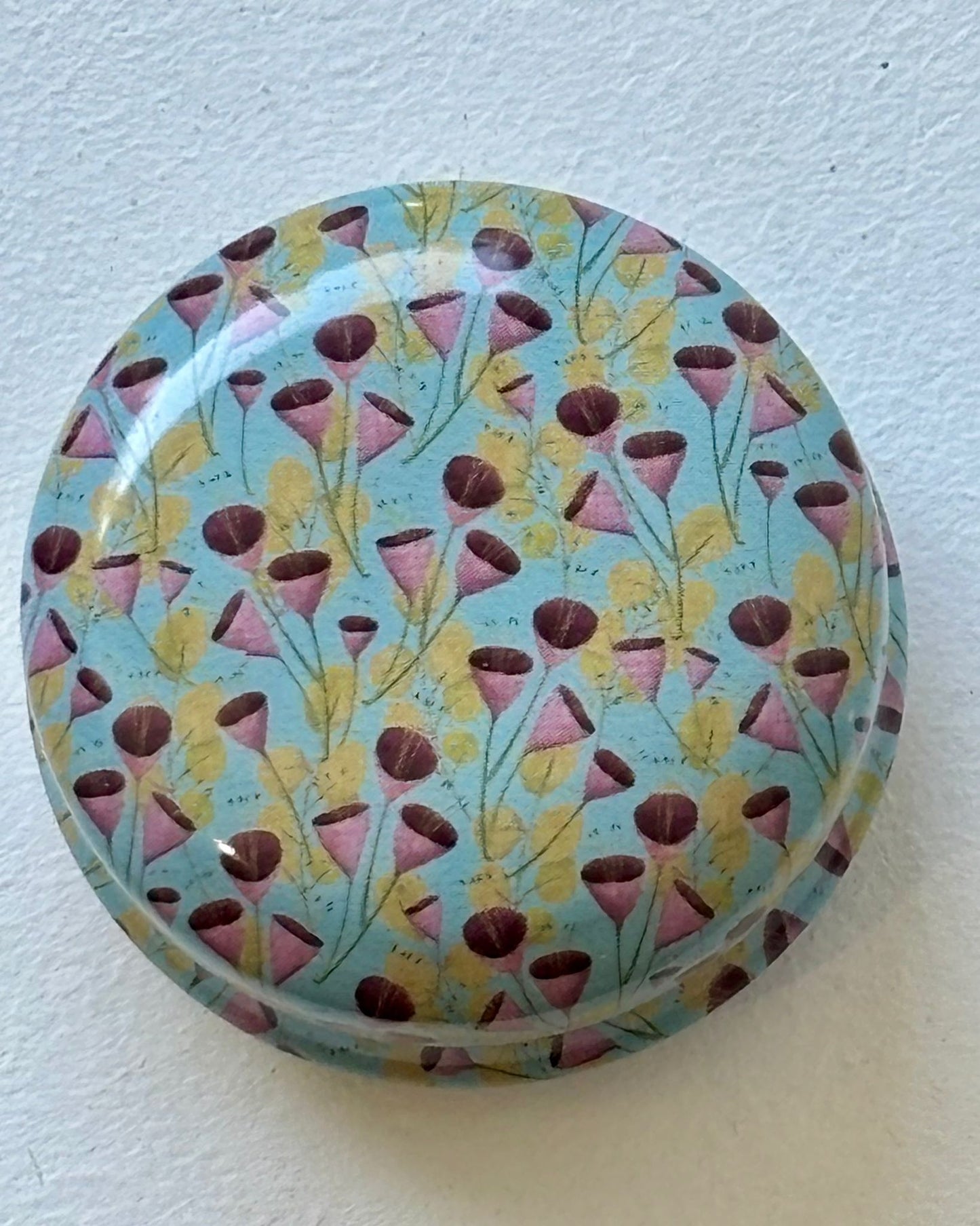 Tiny Round Floral Metal Box with 8 Stitch Markers