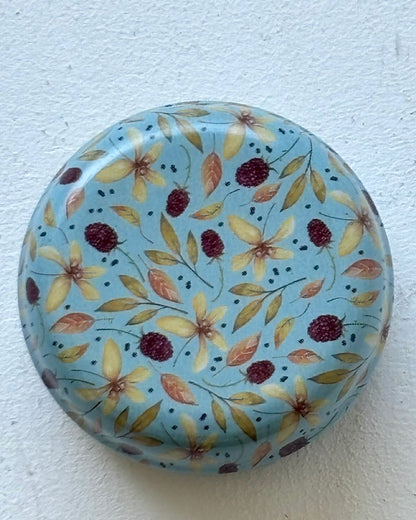 Tiny Round Floral Metal Box with 8 Stitch Markers