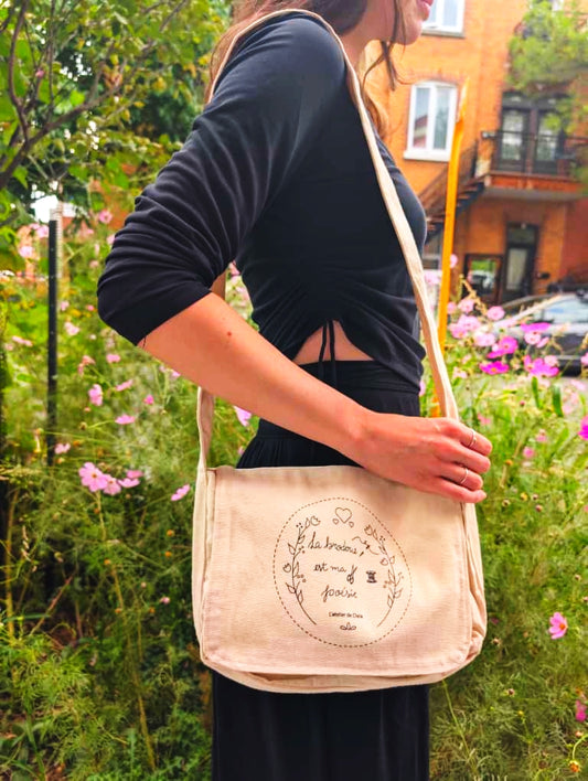 Messenger Bag to Embroider