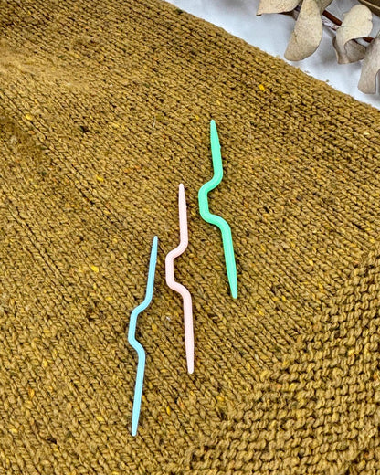 Plastic Cable Needles Pack
