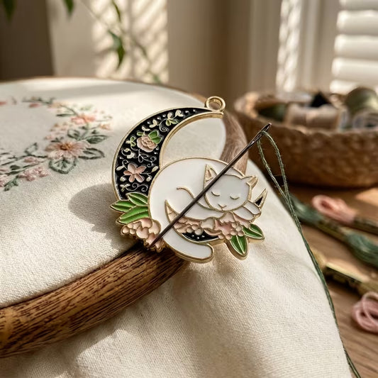 Needle Minder - Cat in the Moon